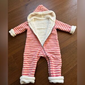 Very gently used Hanna Andersson reversible cotton/fleece onesie. Size 12-18mo